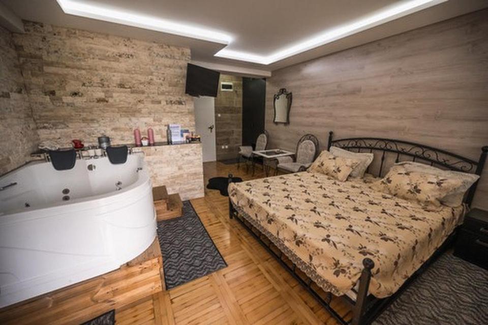 Onore Dell Amore Apartman Sa Djakuzijem Banja Koviljača Extérieur photo
